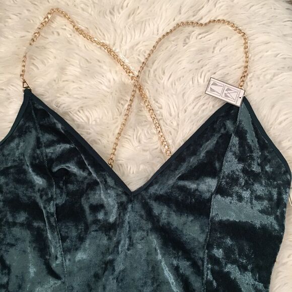 NWT! Green crush soft velvet interchangeable gold chain strap bodysuit - Picture 2 of 9